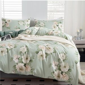 Floral Green Bedding Set.